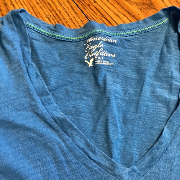 America Eagle v-neck T-shirt - Picture 2 of 3